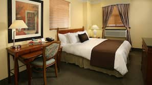 Premium bedding, minibar, desk, iron/ironing board