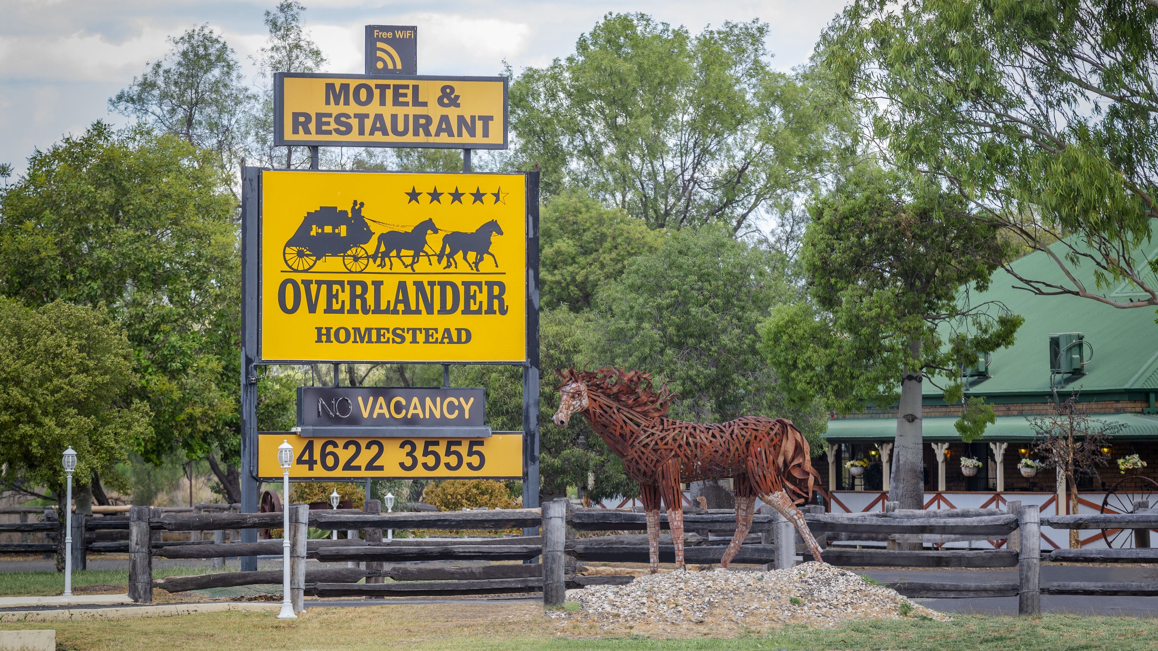 Overlander Homestead Motel