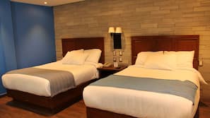 Ropa de cama de alta calidad, caja fuerte, escritorio y cortinas opacas