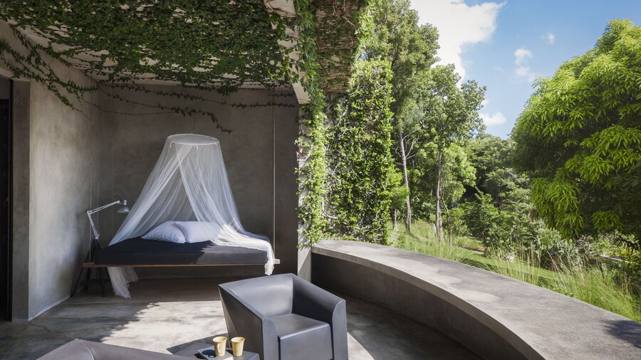 Hix Island House