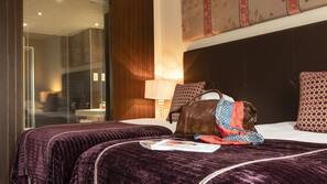 Premium bedding, in-room safe, desk, iron/ironing board
