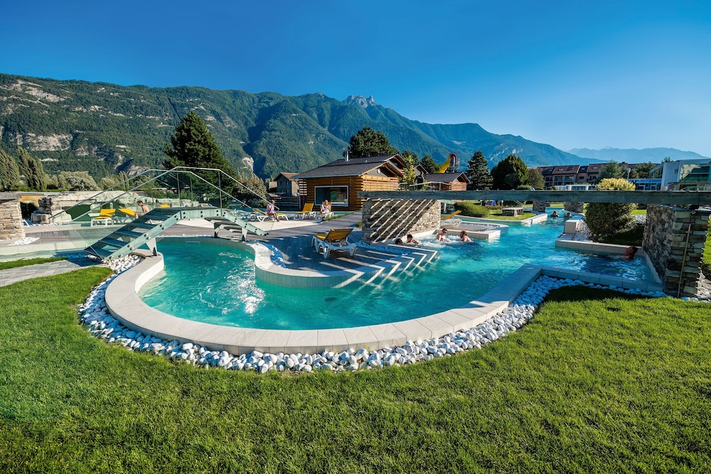 BAINS DE SAILLON ADMISSION visual data 6