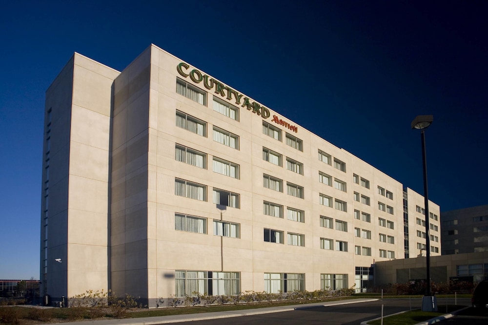 Courtyard by Marriott Montreal Airport: 2019 Room Prices $90, Deals