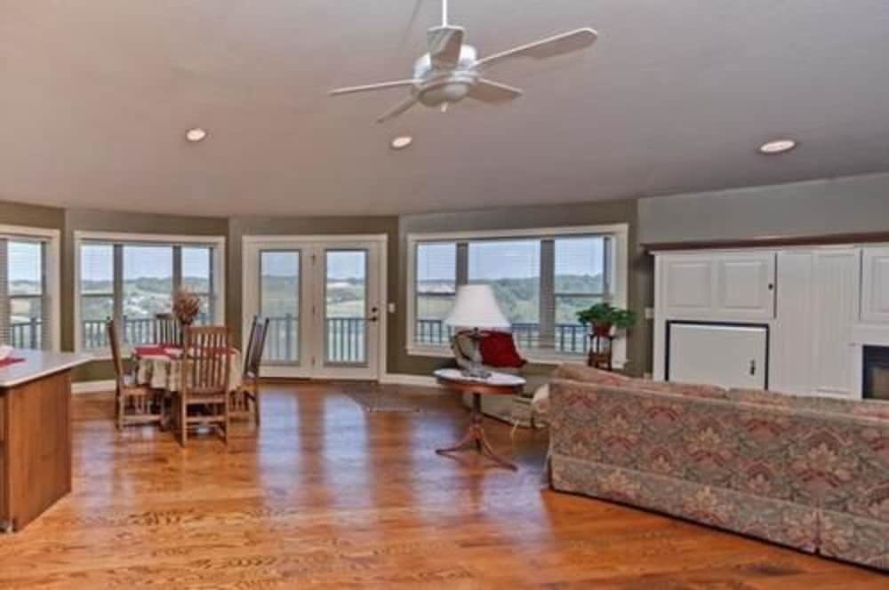 Holmes with a View, Millersburg Room Prices & Reviews Travelocity