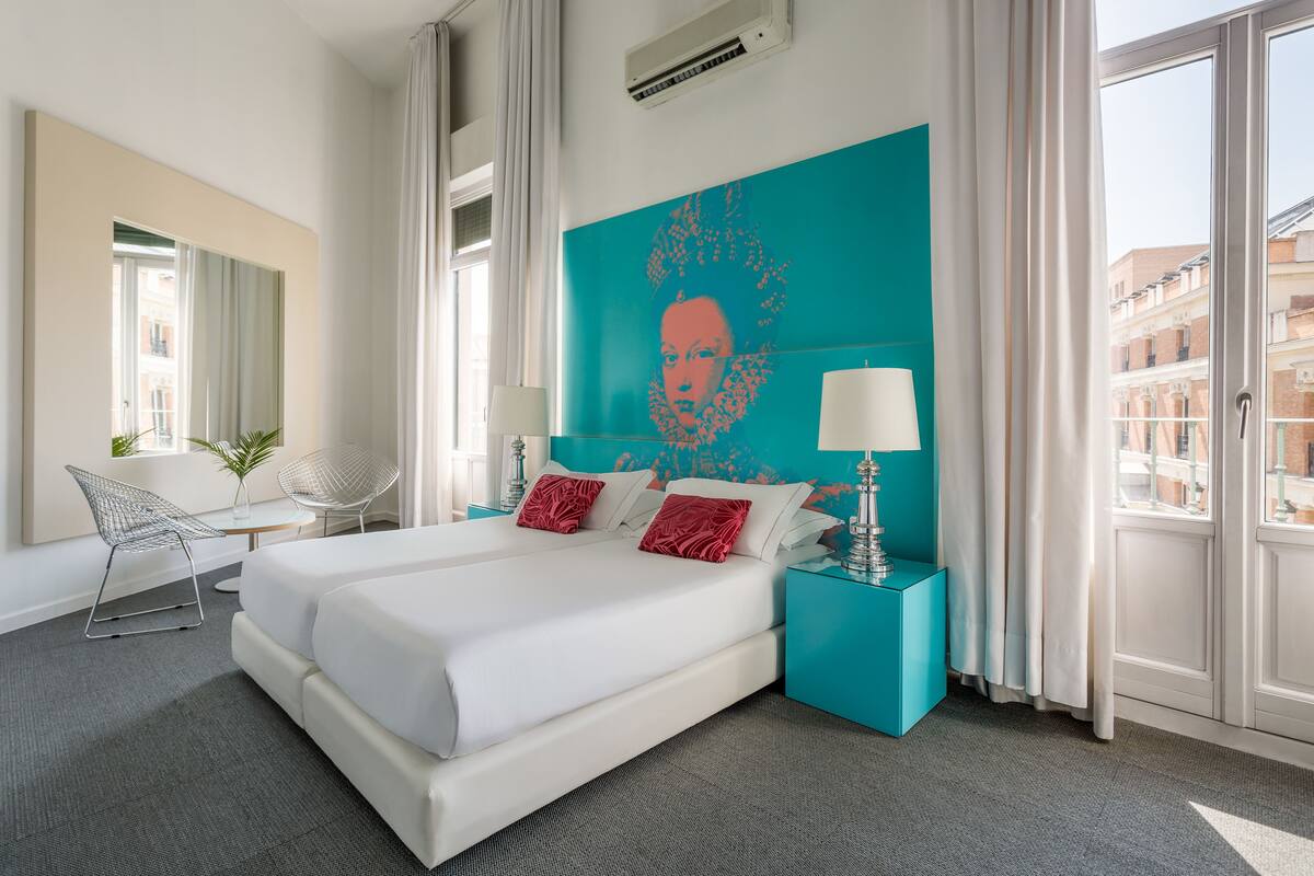 Room Mate Laura 2020 Pictures Reviews Prices Deals Expedia Ca