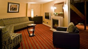 Premium bedding, down duvets, minibar, in-room safe