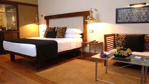 Minibar, in-room safe, free WiFi, linens