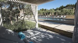 Seasonal outdoor pool, pool umbrellas, sun loungers