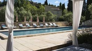 Seasonal outdoor pool, pool umbrellas, sun loungers