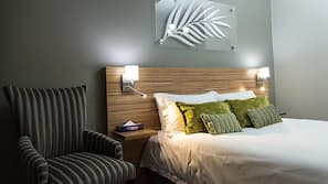 Premium bedding, in-room safe, individually decorated
