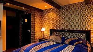 In-room safe, individually decorated, individually furnished, desk