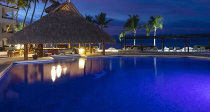 Vista Vallarta All Suites on the Beach