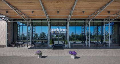 Park Inn by Radisson Oslo Airport Hotel West