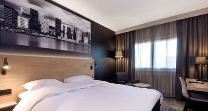 Park Inn by Radisson Oslo Airport Hotel West
