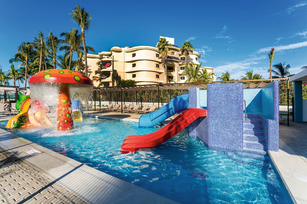 Riu Vallarta All Inclusive - Reviews, Photos & Rates | ebookers.com