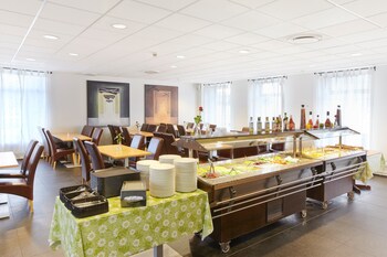 Hotel Cabin Reviews Photos Rates Ebookers Com