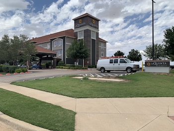 La Quinta Inn & Suites by Wyndham Lubbock North