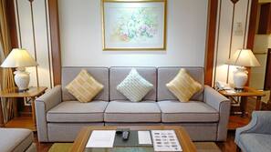 Flat-screen TV, DVD player, MP3 docking station