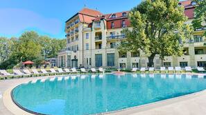 Indoor pool, 2 outdoor pools, open 7:00 AM to 9:00 PM, pool loungers