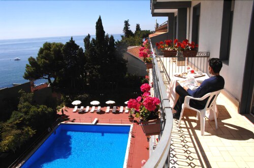 Capo Mulini Beach Hotels Best Oceanfront Hotels In Capo