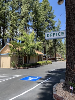 pet friendly hotels lake tahoe north shore