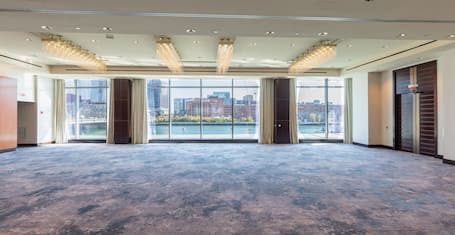 Seaport Hotel Boston: 2022 Room Prices, Deals & Reviews ...