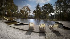 Udendørs pool, en naturpool