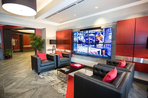 Check Expedia for Availability of Georgia Gameday Center