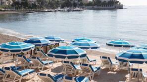 Spiaggia privata, lettini da mare, ombrelloni, teli da spiaggia