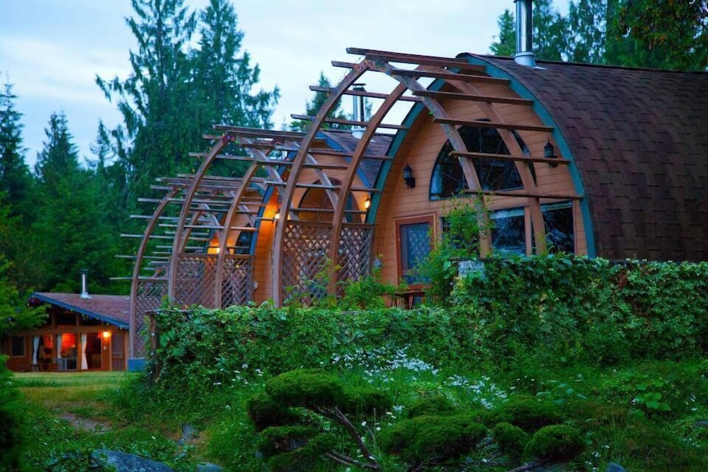 Mineral Springs Resort in Salt Spring Island Best Rates & Deals on Orbitz