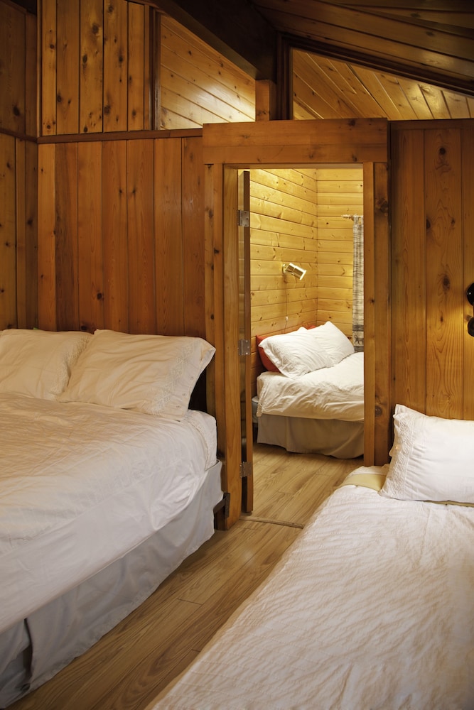 Mineral Springs Resort in Salt Spring Island Best Rates & Deals on Orbitz