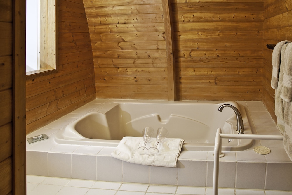 Mineral Springs Resort in Salt Spring Island Best Rates & Deals on Orbitz