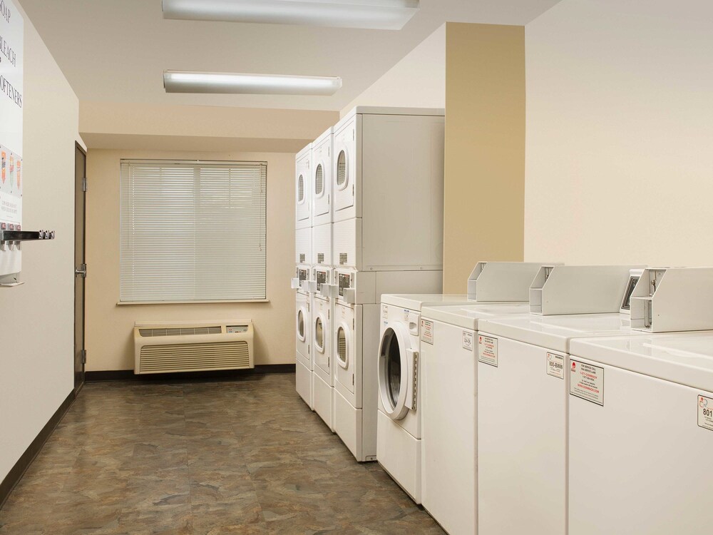 WoodSpring Suites Topeka