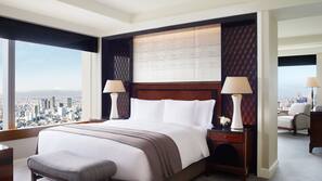 Frette Italian sheets, premium bedding, minibar, in-room safe