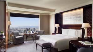 Frette Italian sheets, premium bedding, minibar, in-room safe
