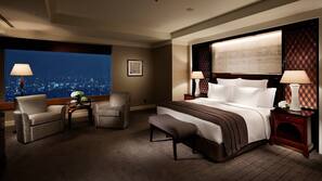 Frette Italian sheets, premium bedding, minibar, in-room safe
