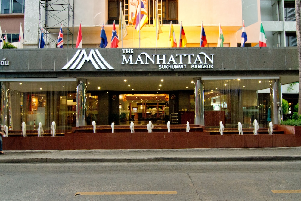 "Manhattan Hotel Bangkok"