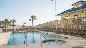 2 outdoor pools