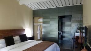 Premium bedding, iron/ironing board, free WiFi, linens