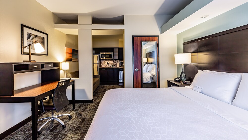 Staybridge Suites Laredo International Airport, an IHG Hotel