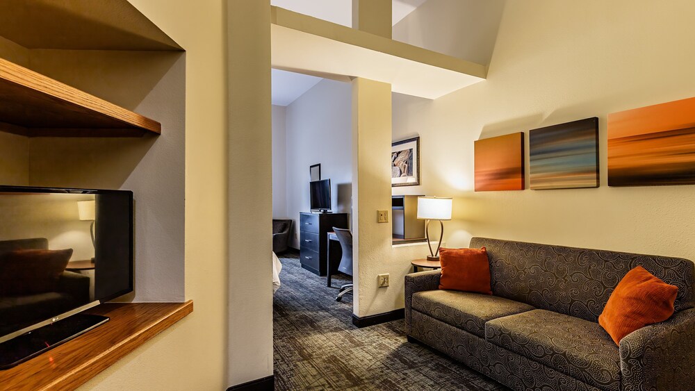 Staybridge Suites Laredo International Airport, an IHG Hotel
