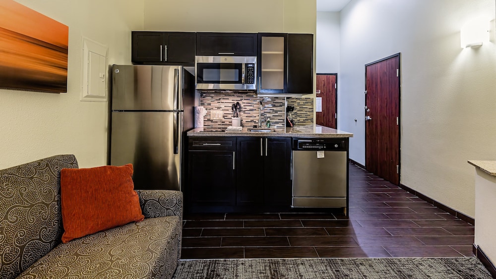 Staybridge Suites Laredo International Airport, an IHG Hotel