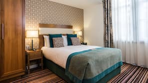 In-room safe, iron/ironing board, free WiFi, alarm clocks