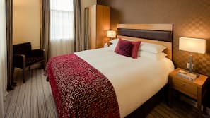 In-room safe, iron/ironing board, free WiFi, alarm clocks