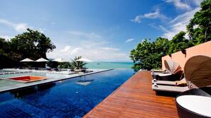 3 outdoor pools, pool umbrellas, pool loungers