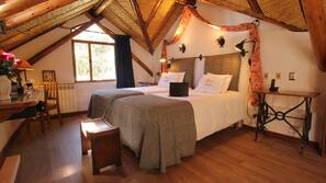 Premium bedding, down duvet, in-room safe, desk