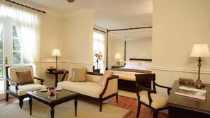 Minibar, in-room safe, desk, free cots/infant beds