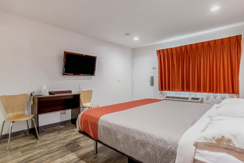 Motel 6 Barstow, CA Route 66 Deals & Reviews (Barstow, USA) Wotif