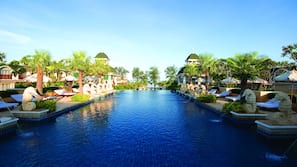 3 outdoor pools