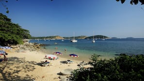 Private beach nearby, free beach shuttle, sun-loungers, beach umbrellas